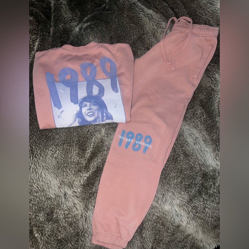 1989 Taylor swift pink sweatshirt & sweatpants